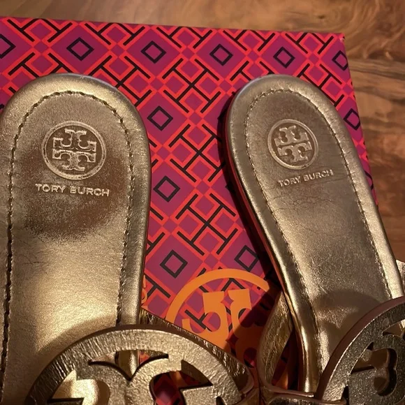 Tory Burch rose gold sandals - Picture 4 of 7
